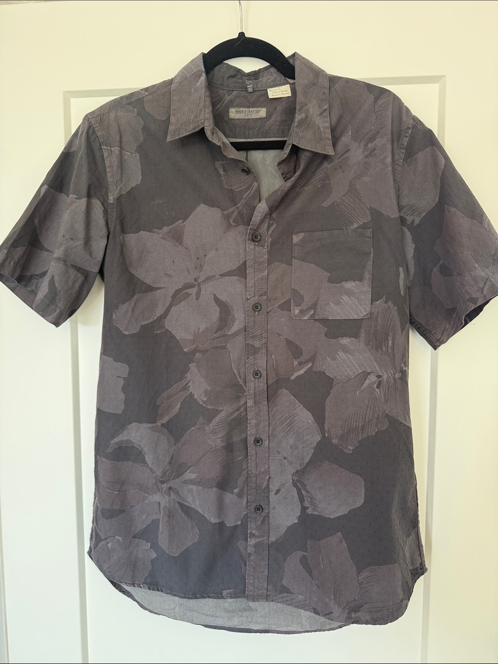 Levi's Men's Short-Sleeve Floral Button-Down Shirt - Gray